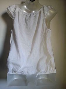 🎁Buy 1, Get 1 Free🎁White Sleeveless Top S/ M
