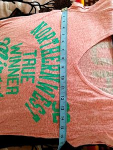 V-neck T-shirt Coral Colour