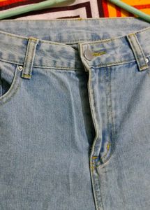 A Straight Fit URBANIC Jeans