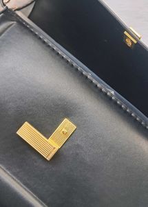 Sold ❌️ Savana Bucket Shoulder Bag