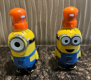 Minion Water Bottles - Set of 2 Frm Universal Stud