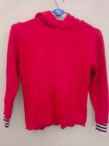 red colour ka girl sweater bahut  comfortable hota