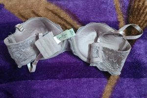 Jessica Simpson Bra
