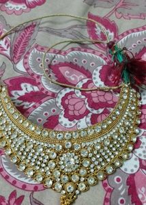 Elegant Gold & Crystal Necklace