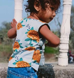 Small children&#39;s clothes are available in our shop