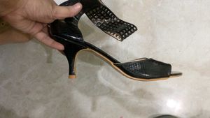 Chic Black Sandals👡