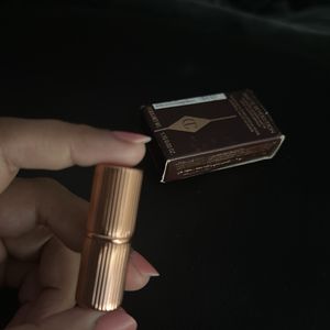 Charlotte Tilbury- Walk of No Shame (Mini)