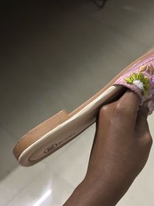 Zudio Embroidery Slipper