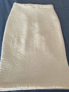 Elegant Textured Pencil Skirt