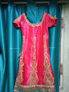 Elegant Pink Embroidered Kurta