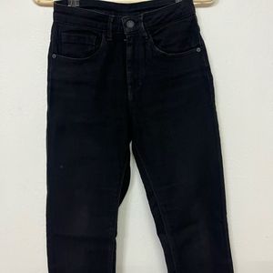 Black High-Waisted Skinny Jeans