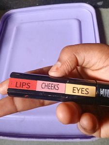 3 In 1 Eyeshadow Lipstick Blush