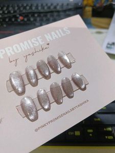 Press-on Nails by Yashika