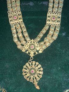 Elegant Gold Necklace