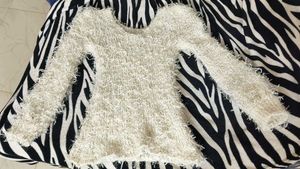 🤍 White V-Neck Sweater/Top