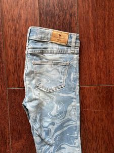 ABERCROMBI  Marble Print Flare Jeans