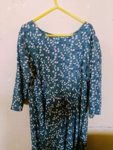 Women Crepe Kurta and Dupatta Set