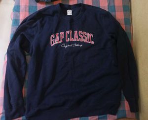 GAP Classic Crewneck Sweatshirt