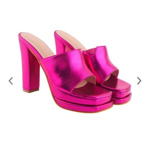 Shoetopia New Pink Platform heels