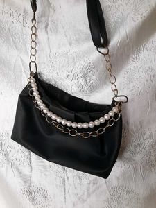 Pearl Chain Shoulder Bag