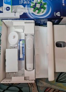 Oral B Vitality Model With Travel Case