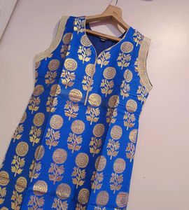 Blue &amp; Gold Floral Print Kurti