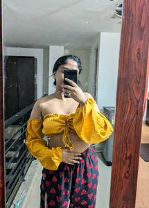 Puffed Sleeve Top