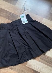 Pleated Black Skirt 🖤