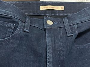 PRICE DROP🔥Levi’s Women Jeans (New Condition)❤