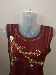 Set of Two Sleeveless Kurtis