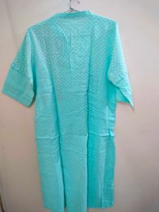 Elegant Floral Embroidered Kurta (Size 38)