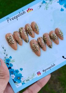 Gold Floral Press-On Nails