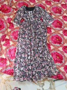 Nice Frock , Bell Astin, And Elastic Is Their