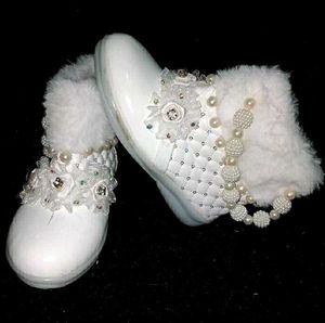 Vintage White Pearl & Fur Baby Booties