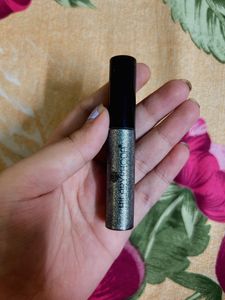 Hilary Rhoda Silver Glitter Eyeliner