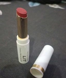 MyGlamm LIT Creamy Matte Lipstick