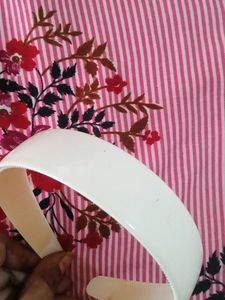 White Plastic Hair Band For Girl
