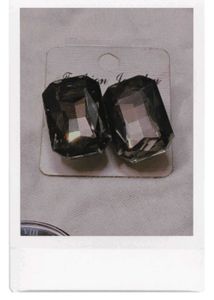 Oversized Glass Earing Studs.