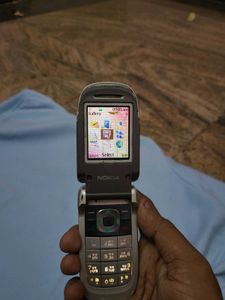 Nokia 2760 Flip