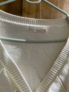 Elegant White Knit Cardigan