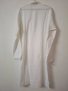 Elegant Men&#39;s White Striped Kurta