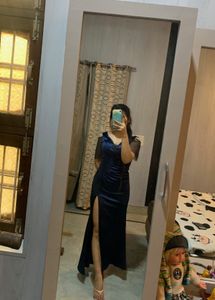 Beautiful Mid Slit Party Dress🎀🐬💙