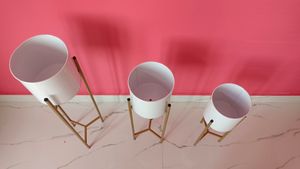 White Colour Modern Metallic Floor Stand