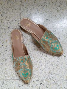 📢NEW 🌙Mint Zari Mules From The House Of Pataudi✨
