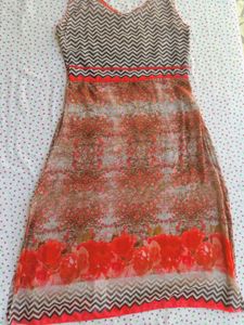 Patterned Sleeveless Kurti L Size