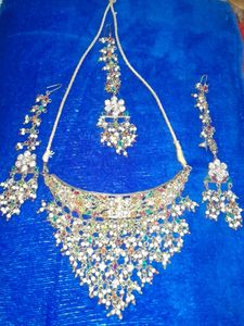 A Unique Design Jewellary Set