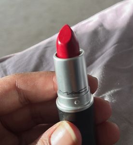 Mac retro Matte Lipstick In Ruby Woo