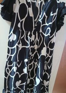 Flairy Black & White A-line Dress With Pockets