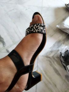 Brand New🔥 - Black Shimmery Heels ✨