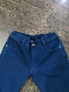 Girls&#39;s Blue Jeans
